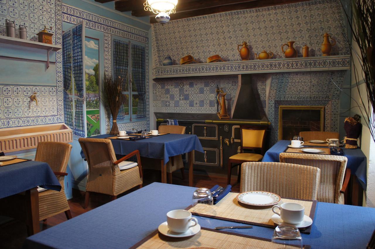 Hotel Restaurant La Goutte Noire Châteaumeillant Eksteriør bilde