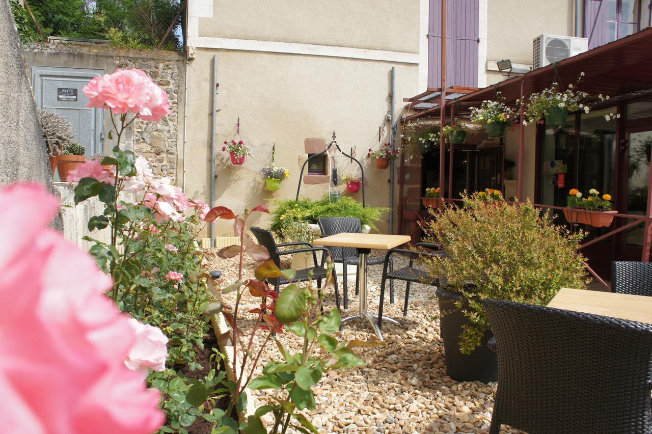 Hotel Restaurant La Goutte Noire Châteaumeillant Eksteriør bilde