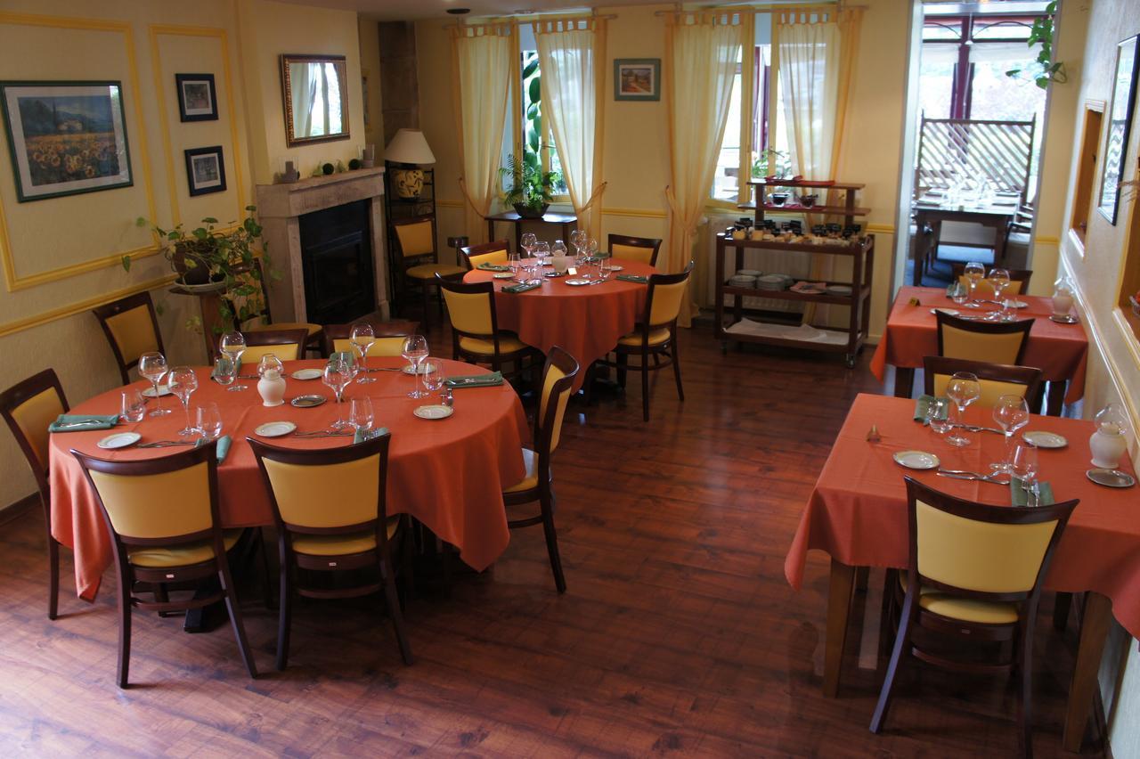 Hotel Restaurant La Goutte Noire Châteaumeillant Rom bilde