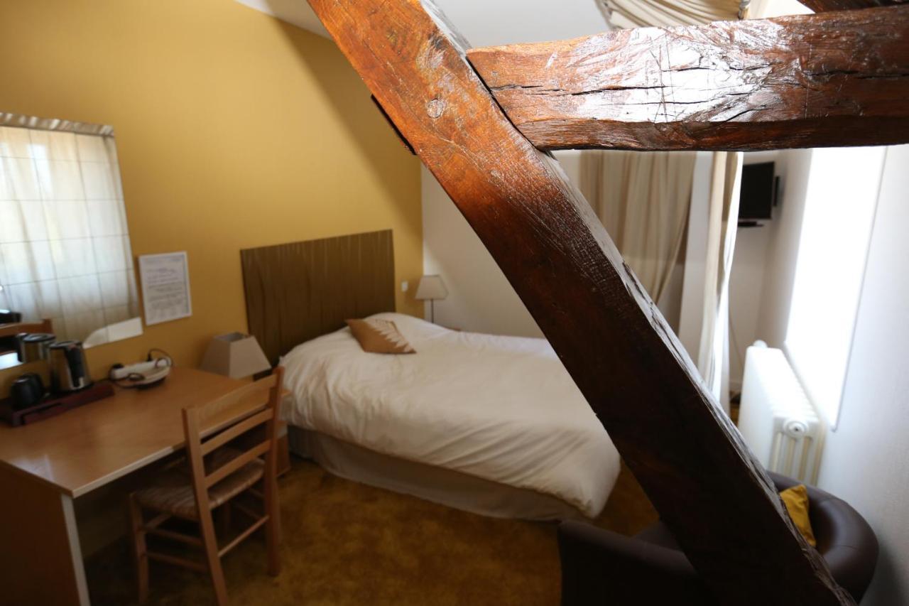 Hotel Restaurant La Goutte Noire Châteaumeillant Eksteriør bilde