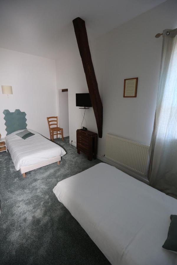 Hotel Restaurant La Goutte Noire Châteaumeillant Eksteriør bilde
